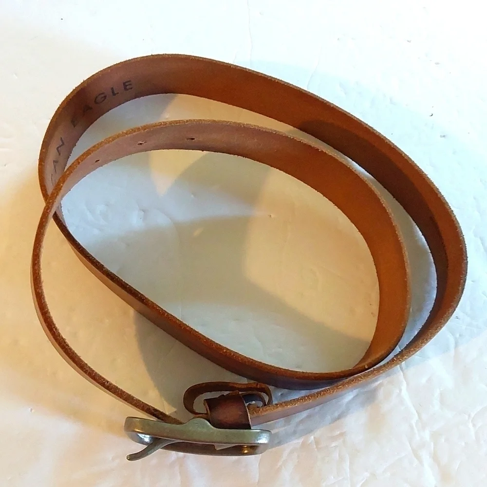 American Eagle Brown Distressed Leather BELT Neutral Minimalist Sz.M/L
